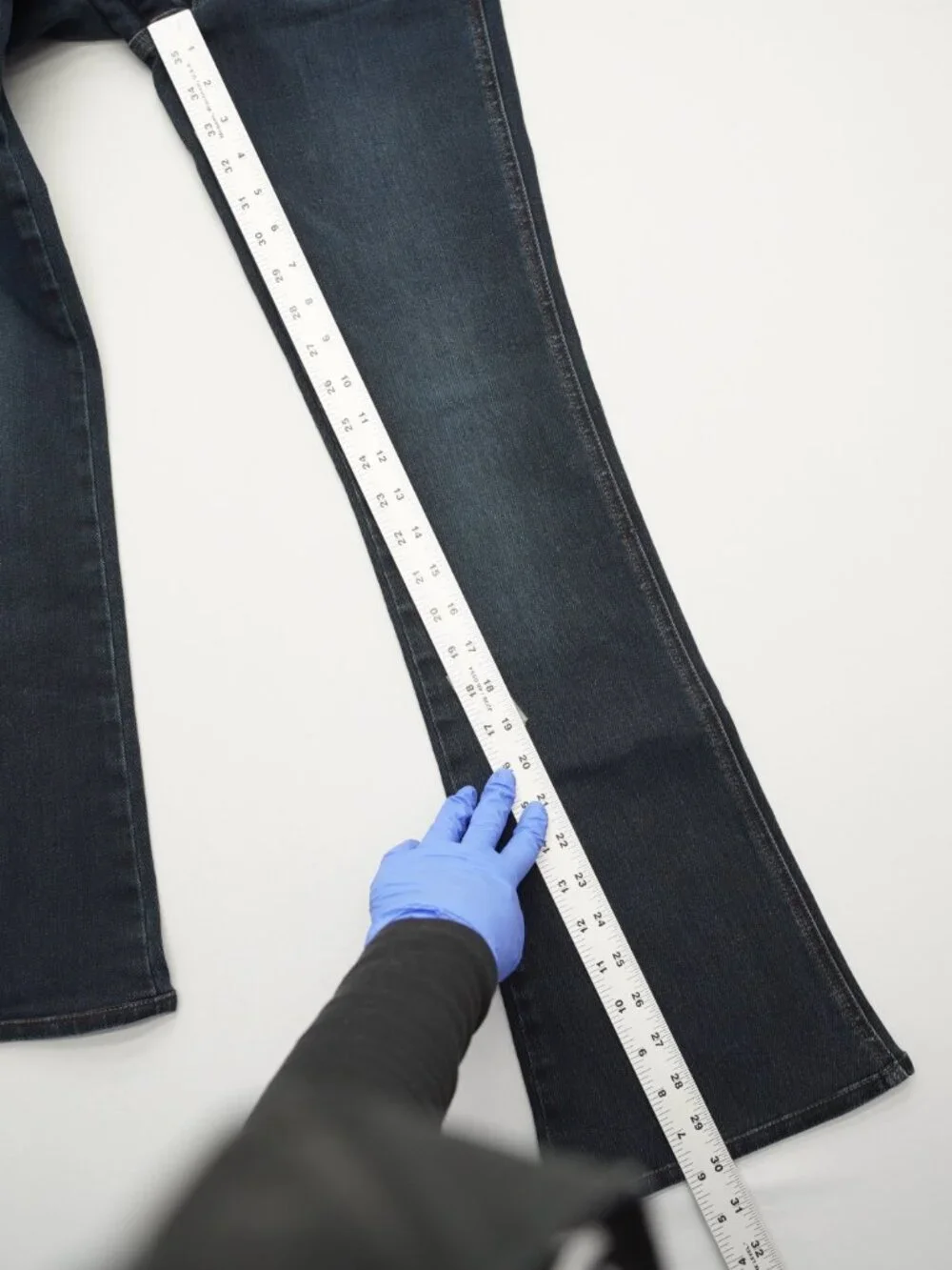 Veronica Beard Beverly Skinny Flare High Rise Jeans in Dark Ink 25 - Picture 9 of 12